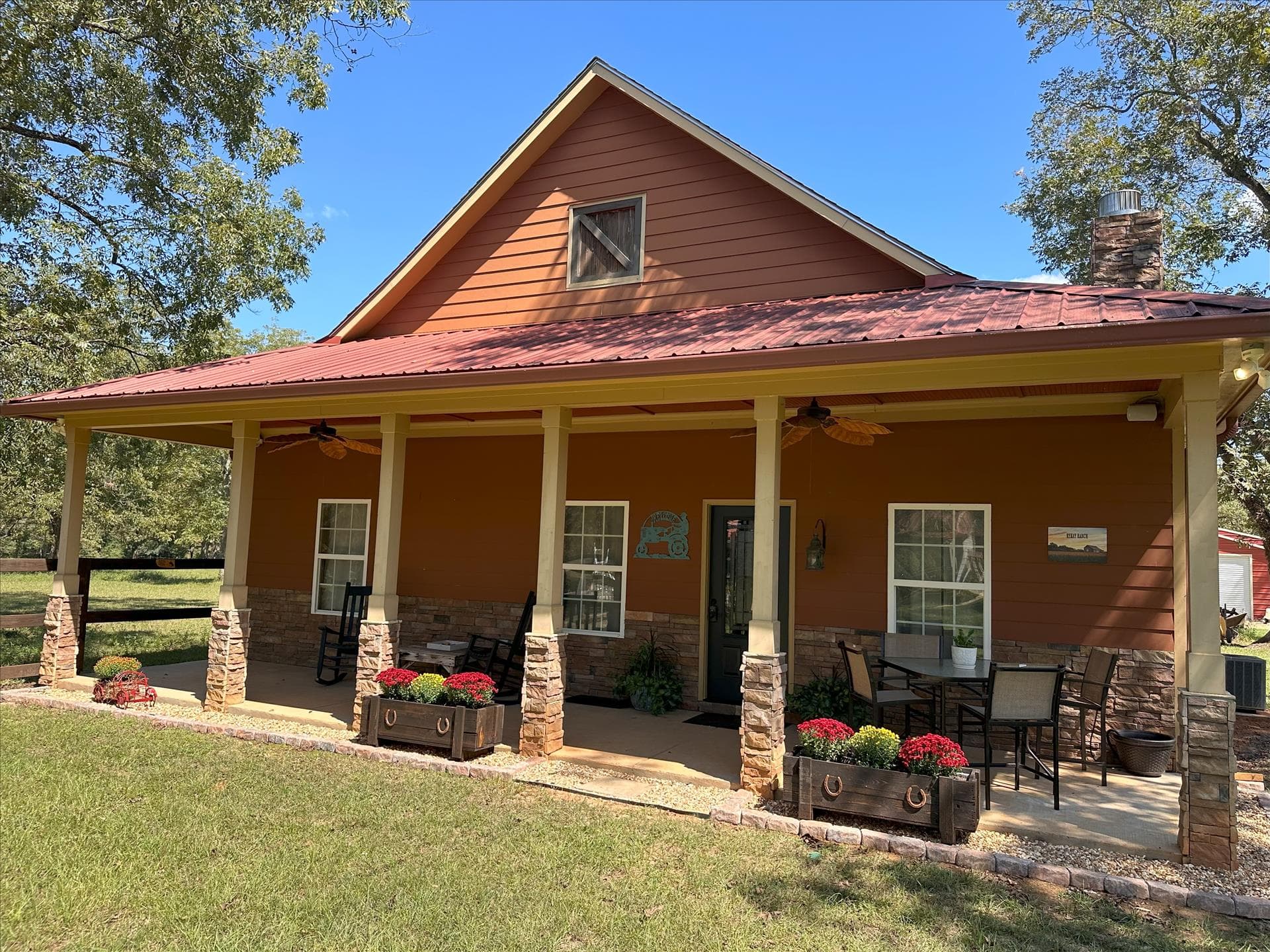 The Horse Motel - Image 1