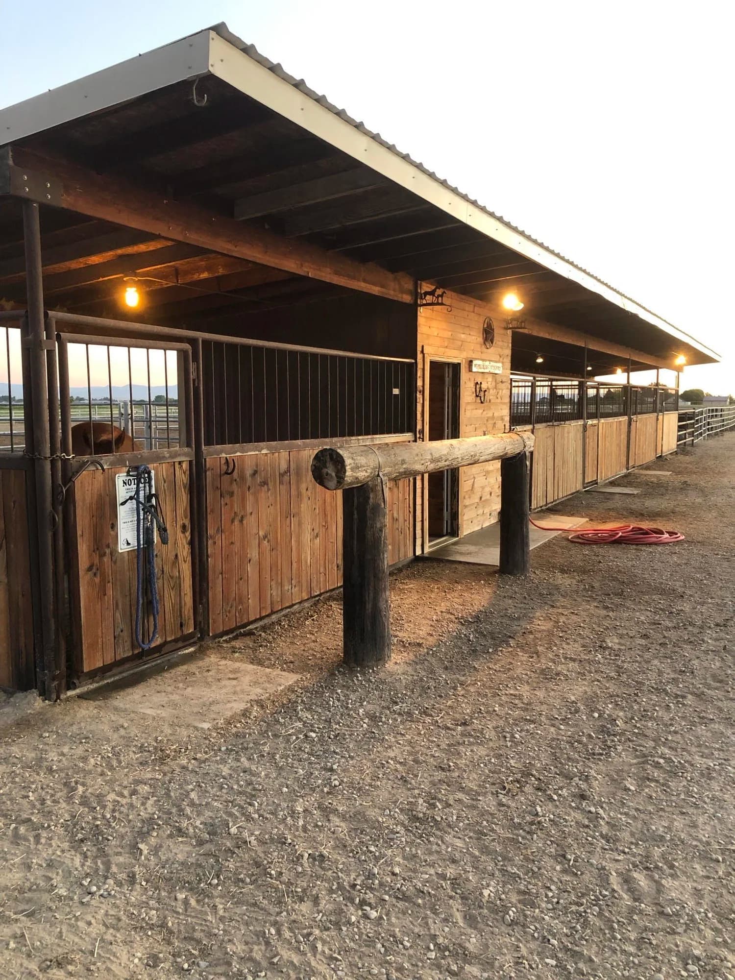 Rafter H Arena & Horse Hotel